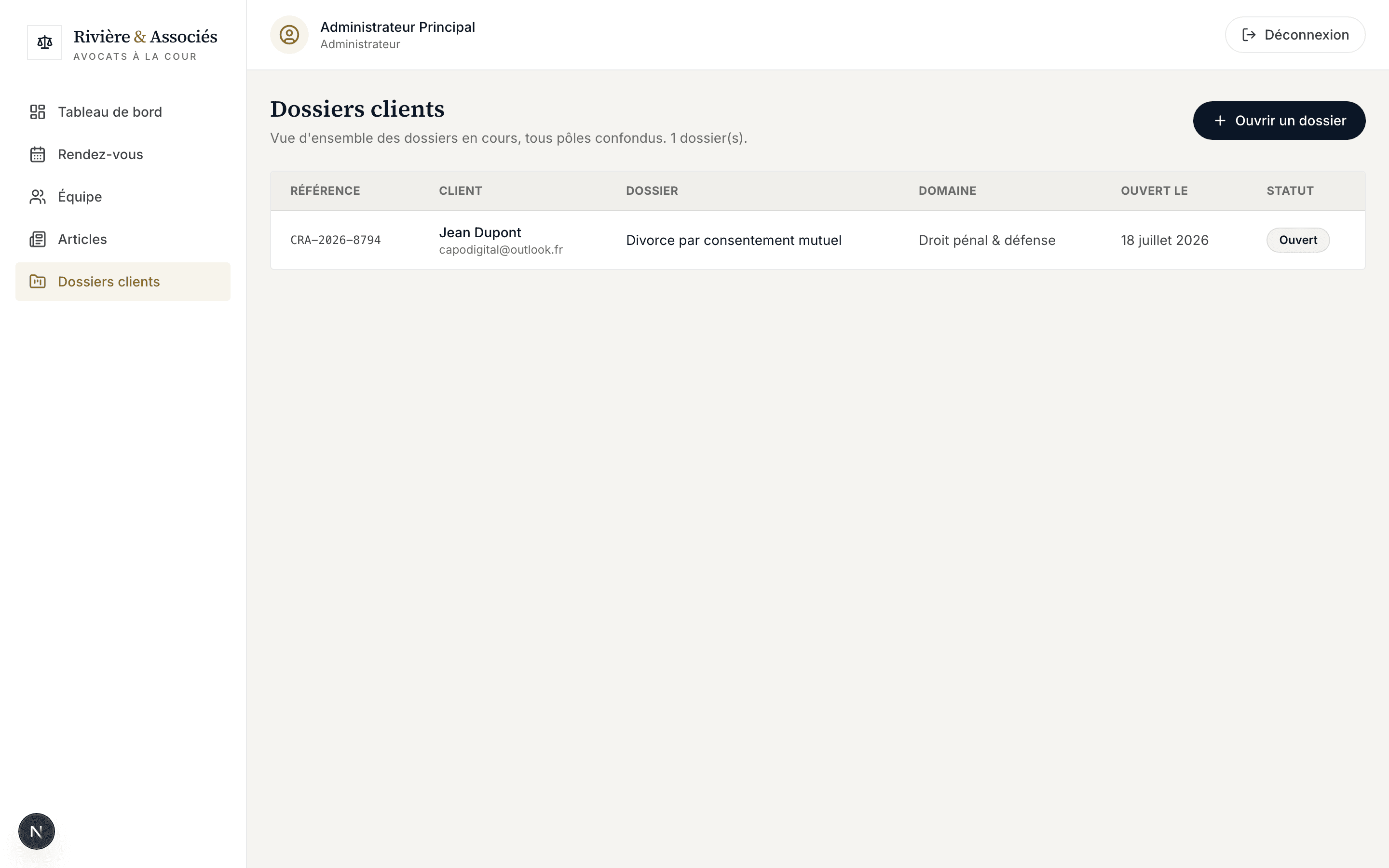 Capture d'écran réelle de la liste des dossiers clients dans l'administration