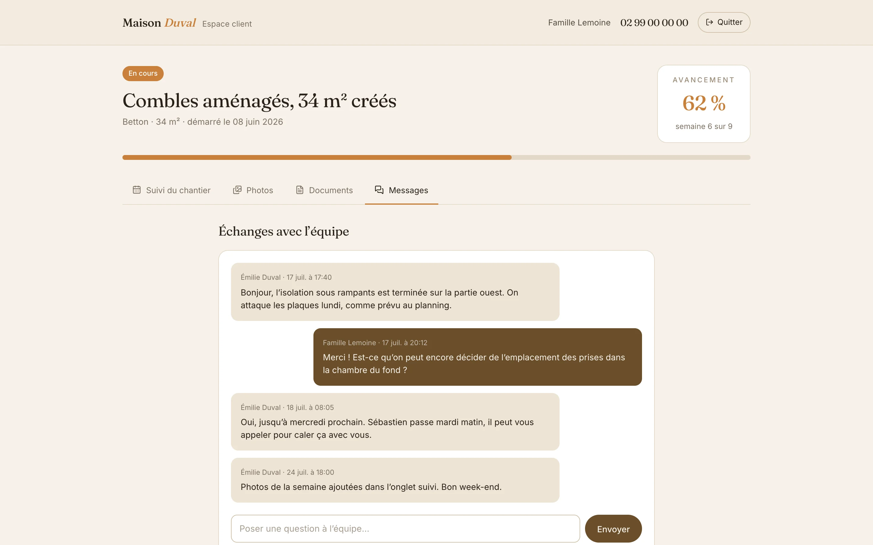 Capture d'écran réelle du fil de messages dans l'espace client